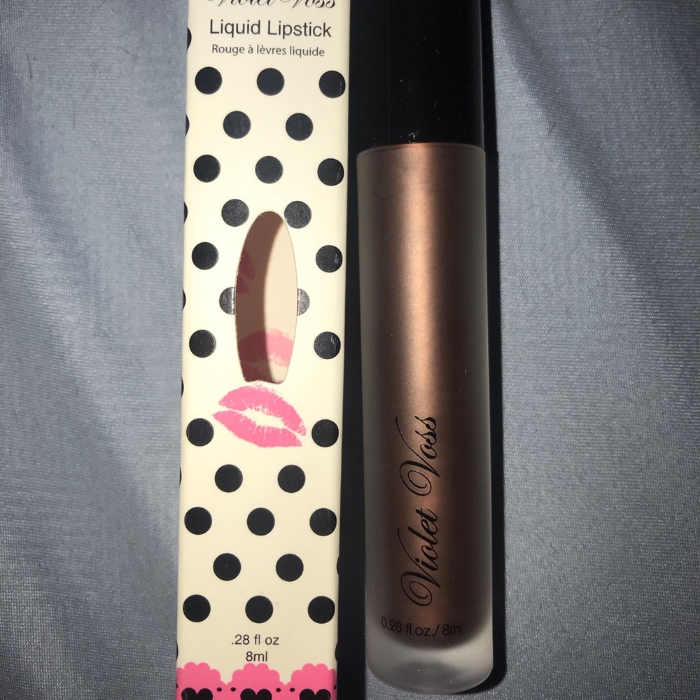 SOLD —- VIOLET VOSS LIQUID LIPSTICK.28 OZ IN SHADE NIB